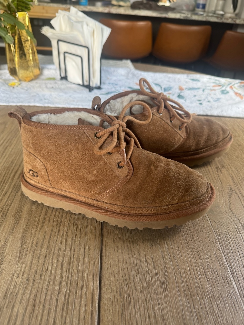 UGG Neumel Boots – Women’s Size 8 – Chestnut Suede 🤎